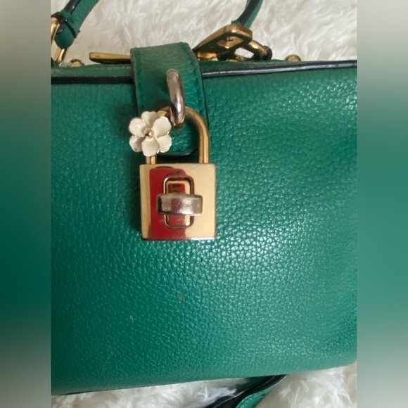 Dolce & Gabbana
Green Soft Grained-Leather Dolce Box Bag - Picture 6 of 13